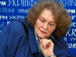 Лина Костенко отказалась принять награду "Золотой писатель Украины"