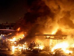 Неизвестные в масках сожгли фабрику на Луганщине