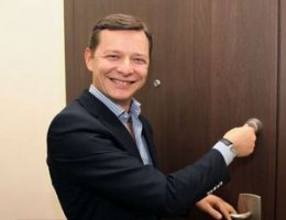 Олег Ляшко винит политических конкурентов в том, что ему отключили отопление и электричество (ФОТО)