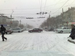 Какие опасности подстерегают зимой на перекрестках (ВИДЕО)