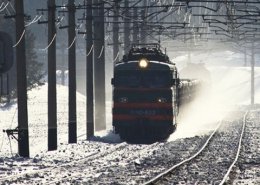 В Днепродзержинске женщина спасла внучку, но сама погибла под колесами поезда