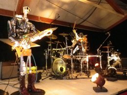 Рок-группа роботов - новый суперхит интернета (ВИДЕО)