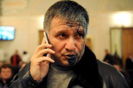 Арсен Аваков стал новой жертвой зеленки (ФОТО+ВИДЕО)