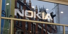 Nokia предлагает своим клиентам самим создать сменные панели