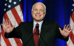 Джон Маккейн: «Мы бы хотели, чтобы президент Украины посетил Вашингтон, но очень сложно приветствовать его здесь» (ВИДЕО)