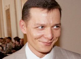 Олег Ляшко хочет быть голубем мира и посадить Путина и Меркель в тюрьму к Тимошенко