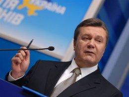 Янукович не отвечает на вопросы о Тимошенко