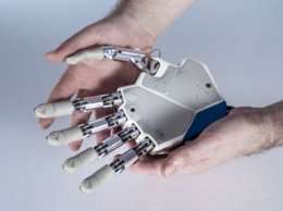 Впервые человеку пересадят чувствительную роботизированную руку (ФОТО)
