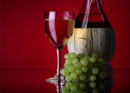 Ученые выяснили, что вино полезно для слуха