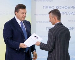 Валерий Хорошковский собрал досье на Виктора Януковича