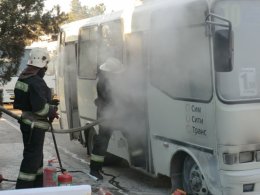 В Севастополе сгорел автобус (ФОТО)