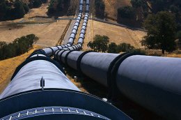 Виктор Янукович хочет участвовать в строительстве газопровода из Азербайджана
