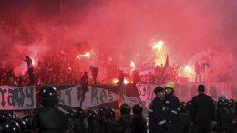 Египетские футбольные болельщики сожгли штаб-квартиру Федерации футбола