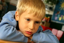Чрезмерная опека родителей приводит к депрессии у детей