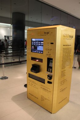 В столице ОАЭ появился первый в мире "золотомат" (ФОТО)