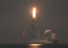 Первая фотография залпового пуска новой российской баллистической ракеты (ФОТО)
