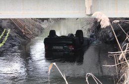 В Крыму автомобиль со студентами-иностранцами упал с моста в реку