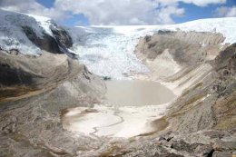 Как тает самый большой ледник на планете (ФОТО)