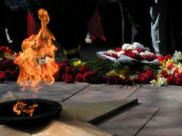 Задержана группа школьников осквернивших мемориал "Вечный огонь" (ВИДЕО)