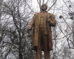 Очередное глумление над памятником Ленину