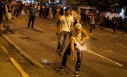 Из-за беспорядков в Венесуэле погибли 7 человек и более 60 ранены