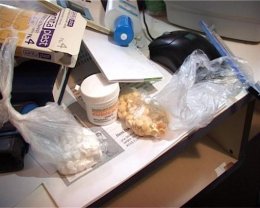 Аптеки работают на наркоманов, которые подсаживают на кайф несовершеннолетних (ФОТО)