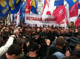 ГАИ пообещала не препятствовать проезду автобусов с участниками акций "Вставай, Украина!"