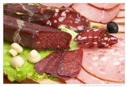 Украинцы едят химическую колбасу с ядом и туберкулезом