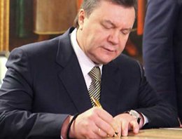 Виктор Янукович подписал решение СНБО по атомно-промышленному комплексу