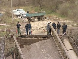 В Краснодарском крае обрушился автомобильный мост