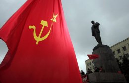 В Латвии запретили нацистскую и советскую символику