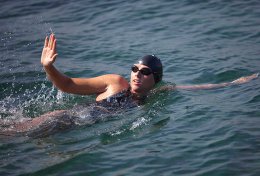 Спортсменка не доплыла из Кубы в США из-за укуса ядовитой медузы (ВИДЕО)