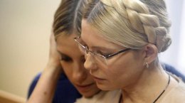 Семья Тимошенко настаивает на ее поездке за границу