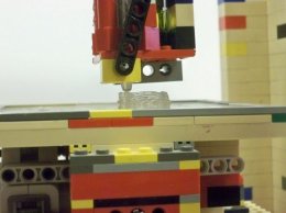 Студент собрал 3D-принтер из конструктора LEGO (ВИДЕО)