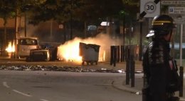 Во Франции толпа мусульман атаковала полицейский участок