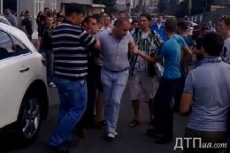 Самосуд над пьяным водителем Infiniti в Киеве (ВИДЕО)
