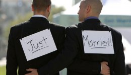 Первый однополый брак во Франции заключили два зека-убийцы