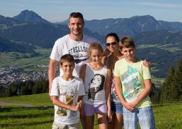 Виталий Кличко приобщает семью к парашютному спорту (ФОТО)