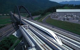 Японцы испытали самый быстрый поезд (ВИДЕО)