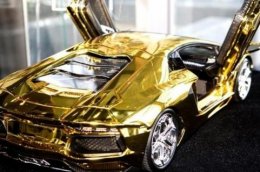 Золотой Lamborghini претендует на 4 номинации в Книге рекордов Гиннесса (ФОТО)