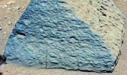 Марсоход «Кьюриосити» обнаружил на Марсе «земной» камень