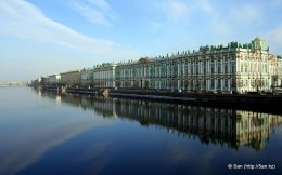 В Петербурге в торговом комплексе забросали камнями  приезжих