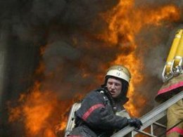 В Одессе горит строительный рынок