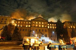В Киеве пытаются потушить пожар в Аграрном университете (ВИДЕО)