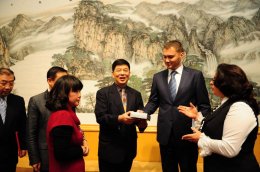 Сын Януковича посетил с рабочим визитом КНР (ФОТО)
