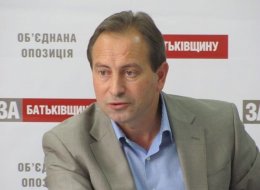 Николай Томенко предложил сэкономить на чиновниках
