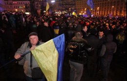 Майдан 2013: на площади собрались полторы тысячи сторонников евроинтеграции (ВИДЕО)