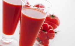Ученые назвали состав томатного сока, который продлевает жизнь