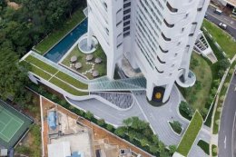 В Сингапуре завершают строительство необычного небоскреба