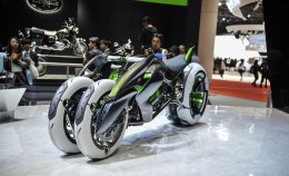 Мотогигант Kawasaki представил мотоцикл-трансформер (ФОТО)